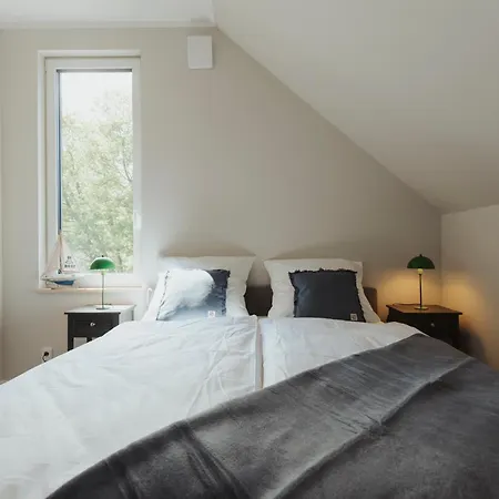 Ferienhaus Neu Rügen Resørt Großzügige, Gemütliche Doppelhaushälfte Jonte Mit Terrasse *